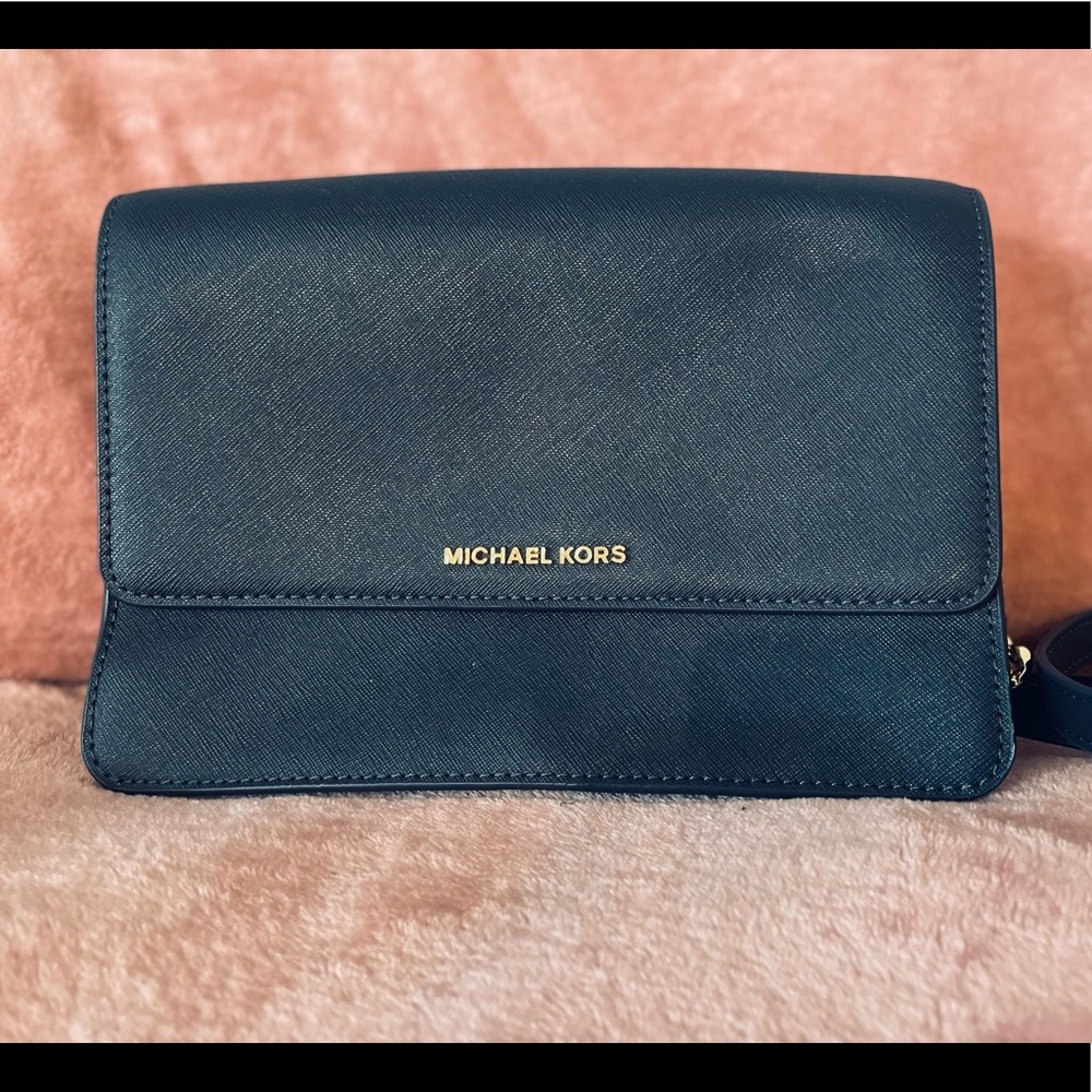 ❤️MICHAEL KORS pebbled shoulder bag